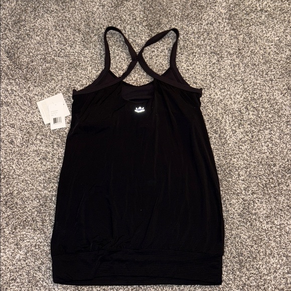 Beyond Yoga Lightweight Keyhole to Success Tank in Black NWT - Picture 5 of 10